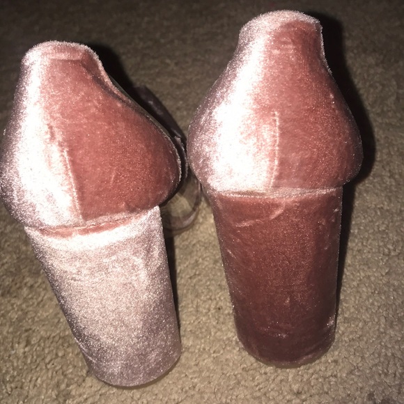 Pink heels - Picture 3 of 3